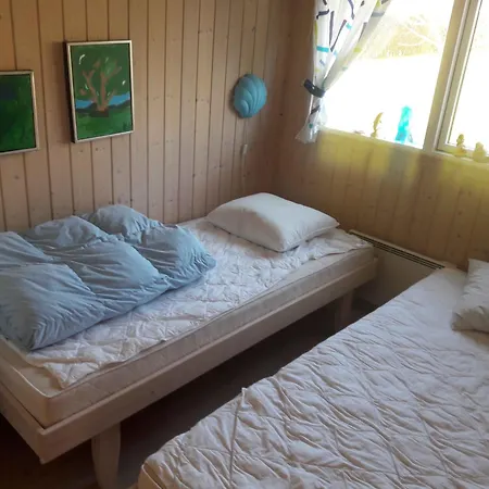 Ved Hvalpsund *
