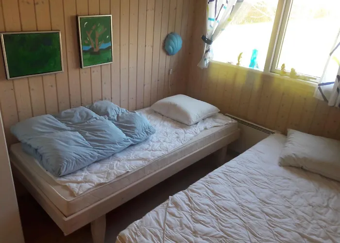 Ved Hvalpsund *
